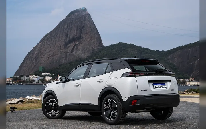 Peugeot 2008 - foto 2