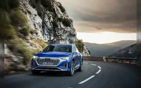 Audi SQ8 E-Tron Sportback (Elétrico)