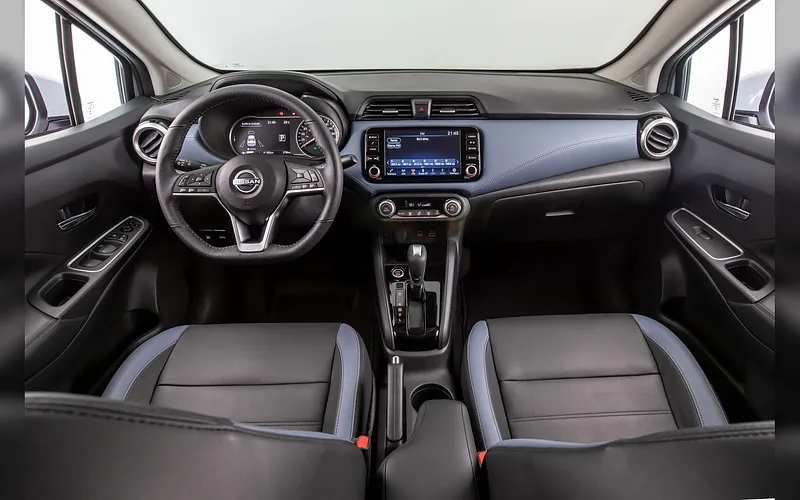 Nissan Versa - foto 3