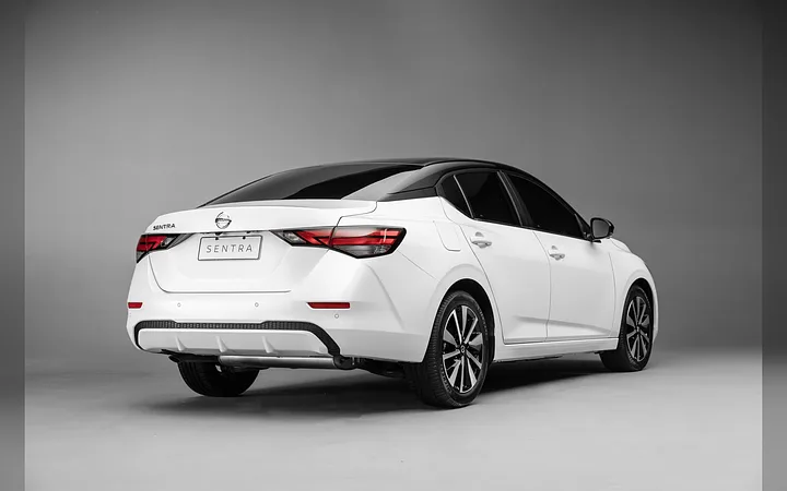 Nissan Sentra - foto 2