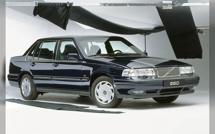 Volvo 960 - foto 1