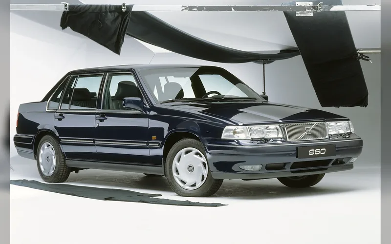 Volvo 960 - foto 1