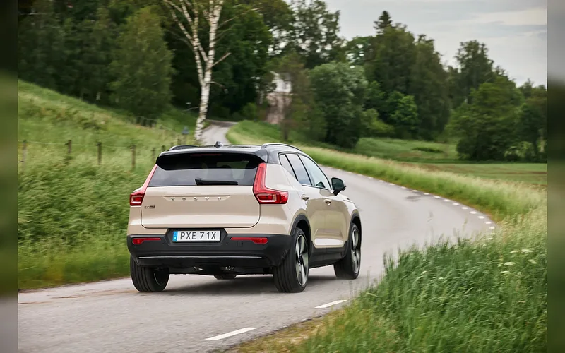 Volvo EX40 (Elétrico) - foto 2
