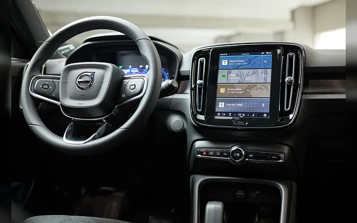 Volvo EX40 (Elétrico) - foto 3