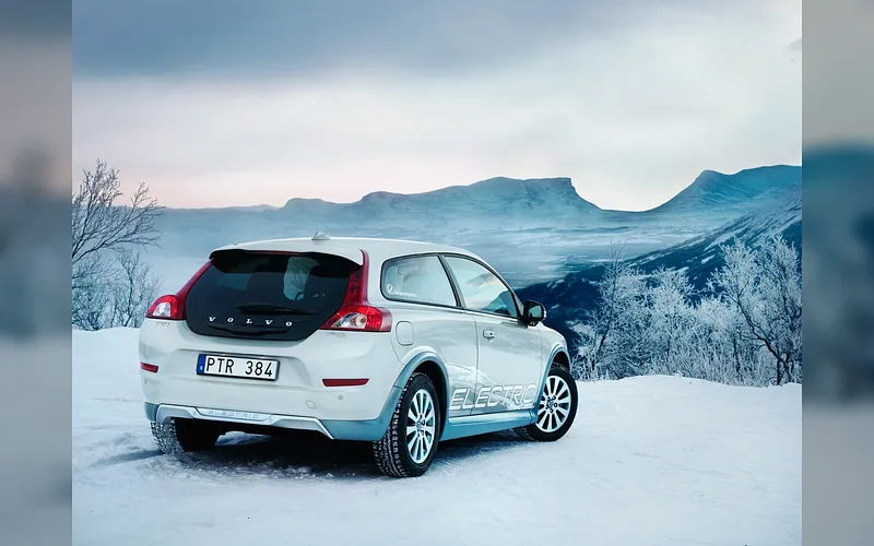 Volvo C30 - foto 2