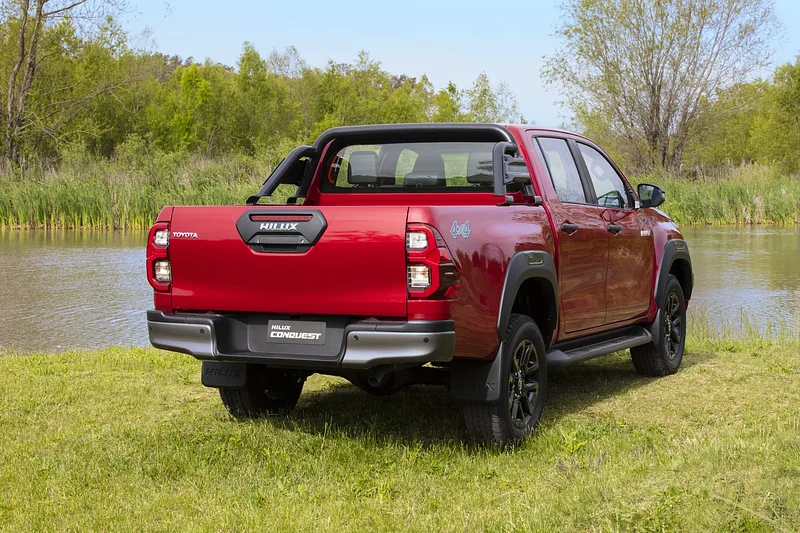 Toyota Hilux - foto 2