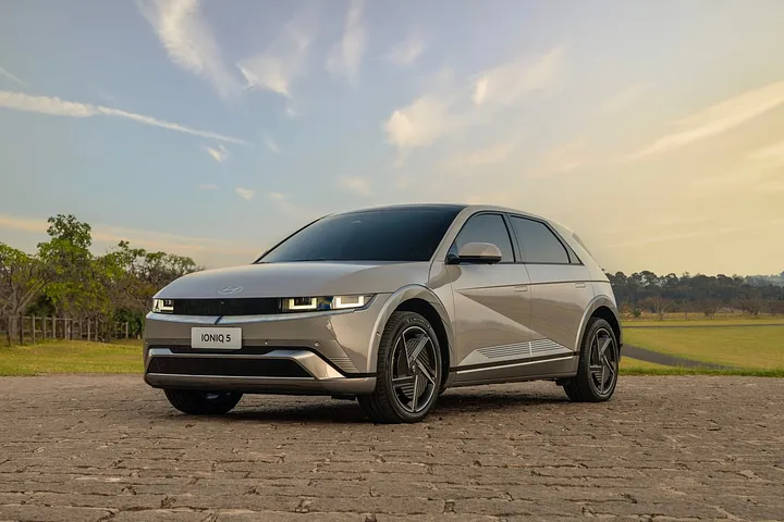 Hyundai Ioniq - foto 1