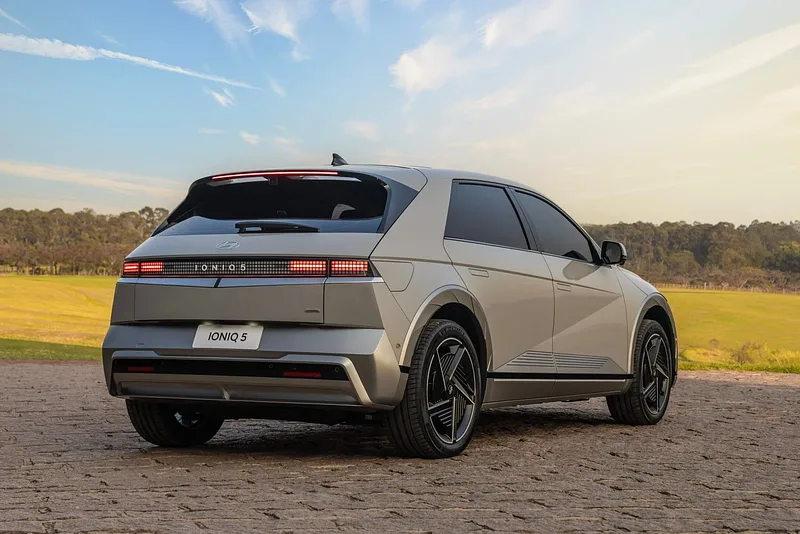 Hyundai Ioniq - foto 2