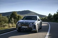 BMW iX 2026 (imagem ilustrativa do modelo)