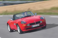 BMW Z8 2001 (imagem ilustrativa do modelo)