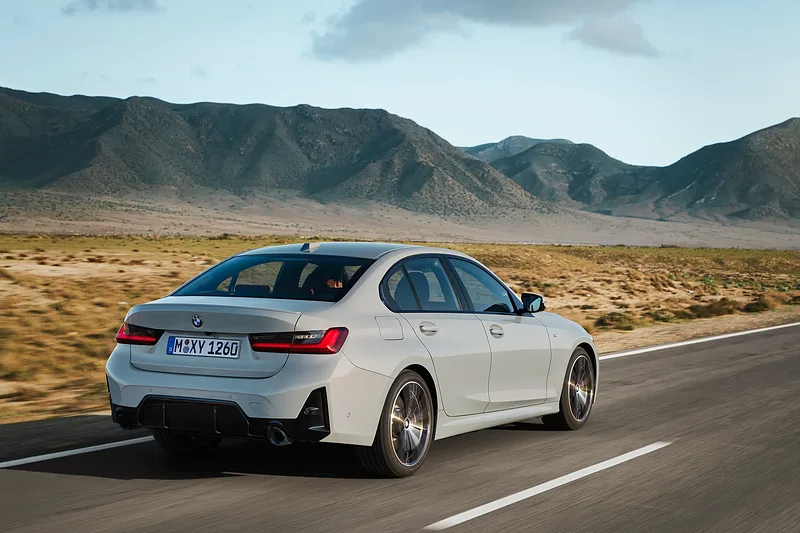BMW 320i - foto 2