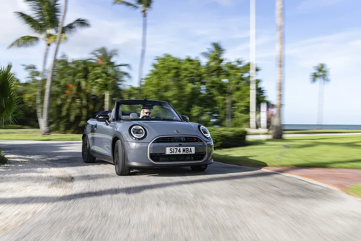 MINI Cooper Cabrio - foto 1