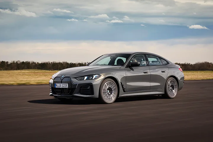 BMW I4 - foto 1