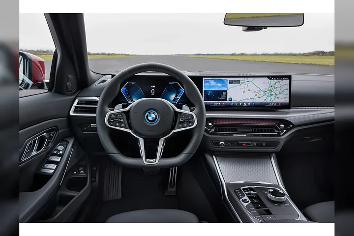 BMW 330e - foto 3