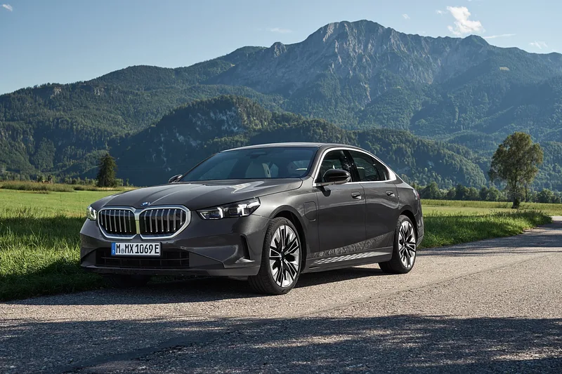 BMW 530e - foto 1