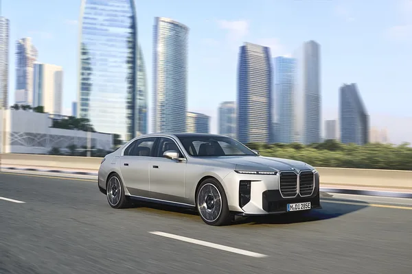 BMW I7