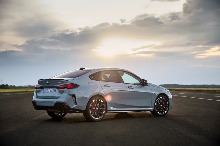 BMW 218i - foto 2