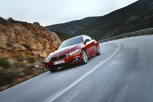 BMW M440i