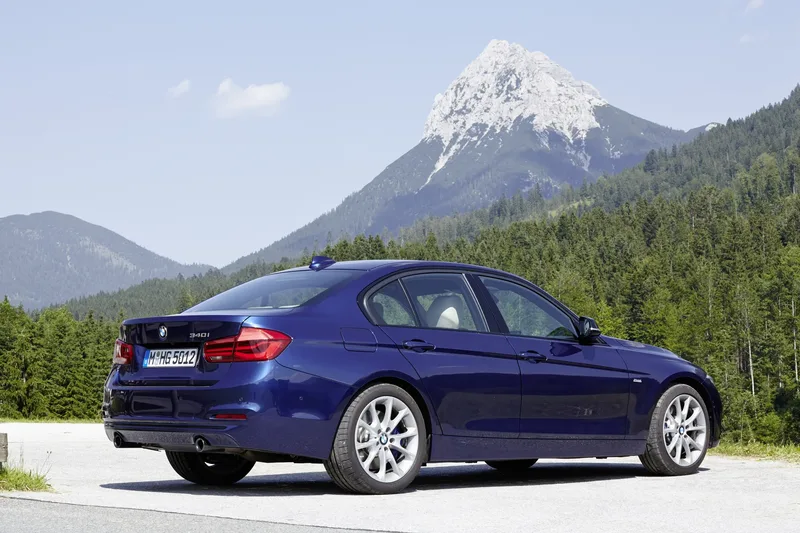 BMW 335i - foto 2