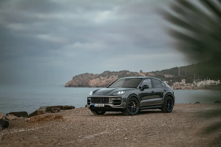 Porsche Cayenne - foto 1