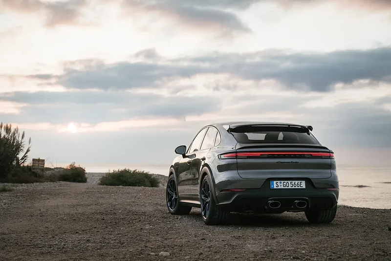 Porsche Cayenne - foto 2