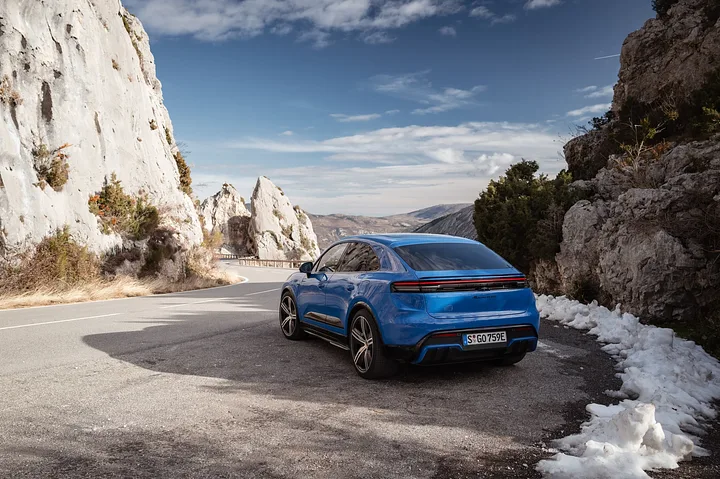 Porsche Macan - foto 2